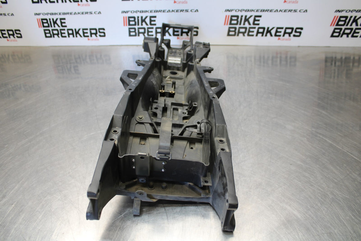 04-05 YAMAHA YZF R1 REAR SUBFRAME BACK SUB FRAME  BB173
