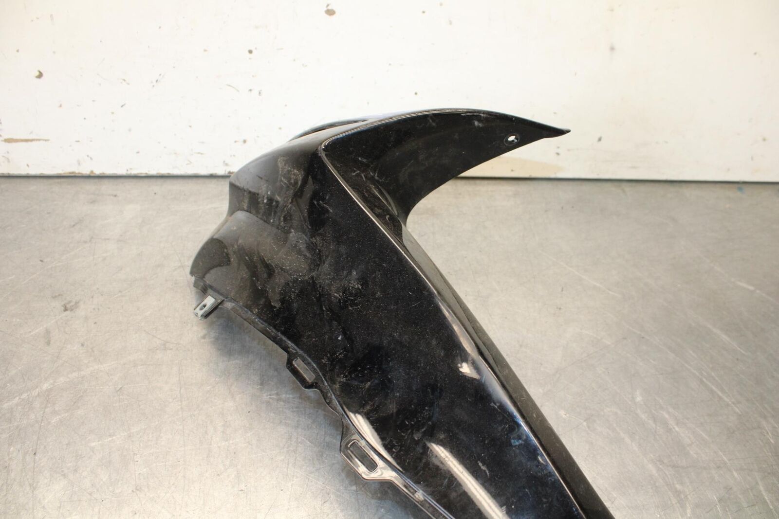 11-23 SUZUKI GSXR 750 RIGHT FRONT UPPER NOSE FAIRING COWL SHROUD BB630