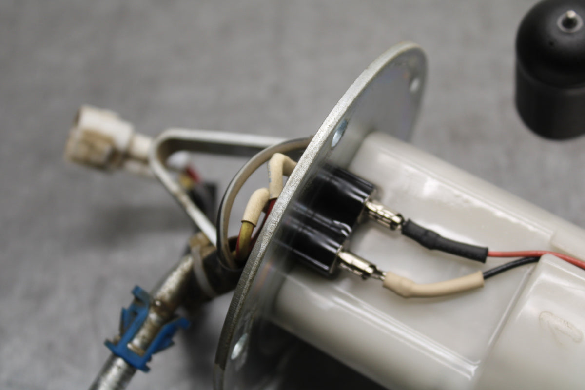 08-10 SUZUKI GSXR 600 FUEL PUMP GAS PETROL SENDER UNIT  BB721