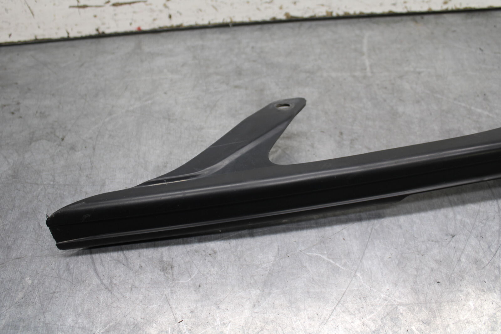 07-08 YAMAHA YZF R1 REAR BACK DRIVE CHAIN GUARD COVER SHIELD BB724