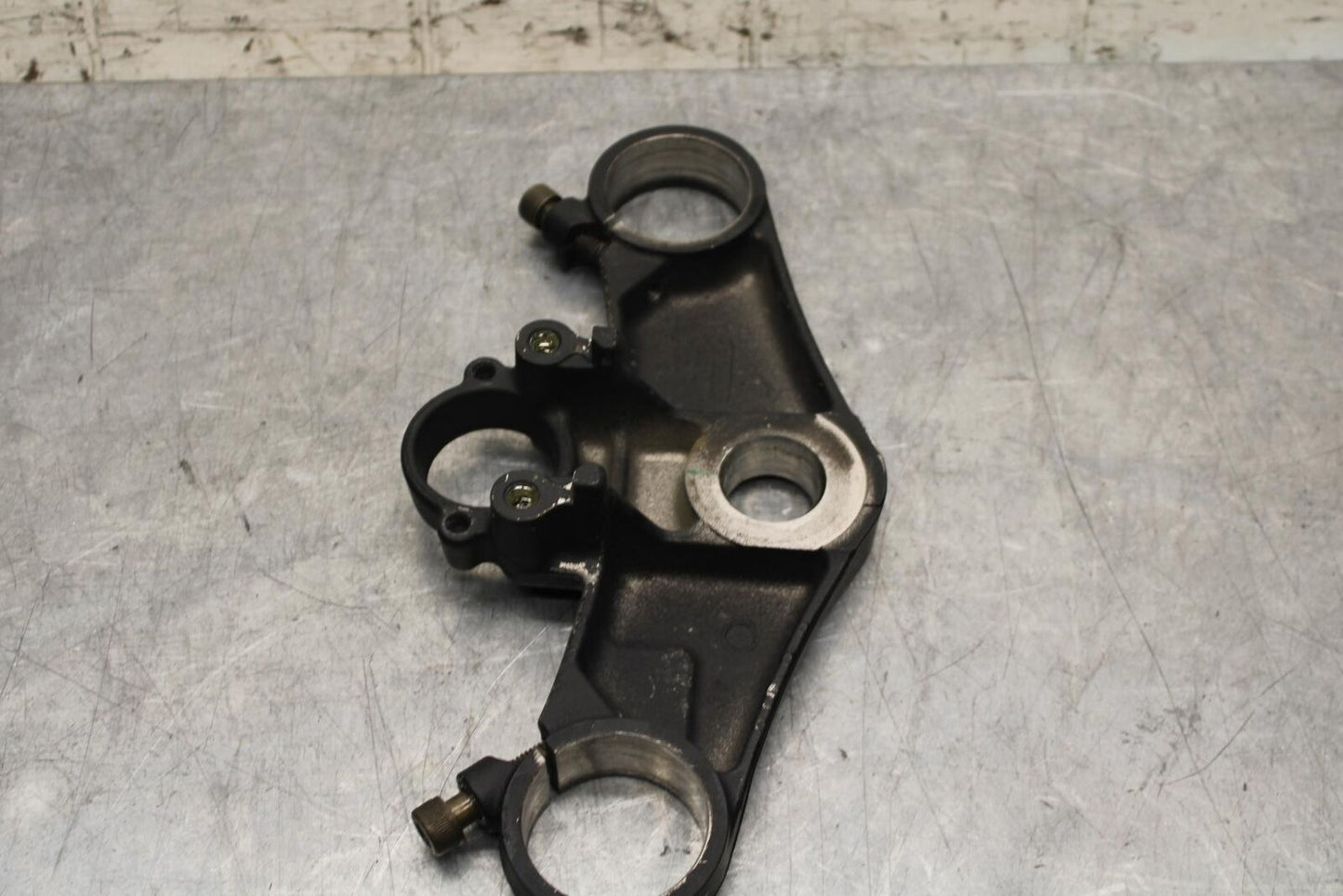 2000 Honda CBR600F4 FORKS UPPER TRIPLE TREE CLAMP 53300-MBW-000 BB552