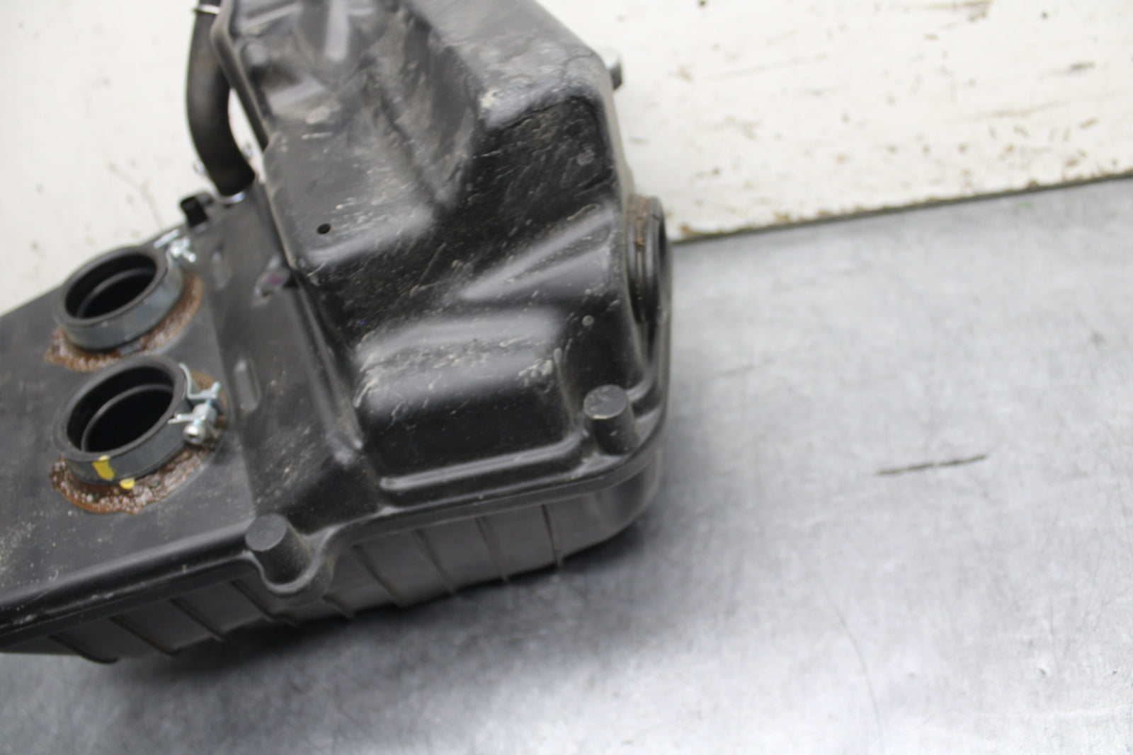 24 KAWASAKI NINJA 500 ABS AIRBOX AIR INTAKE FILTER BOX BB744