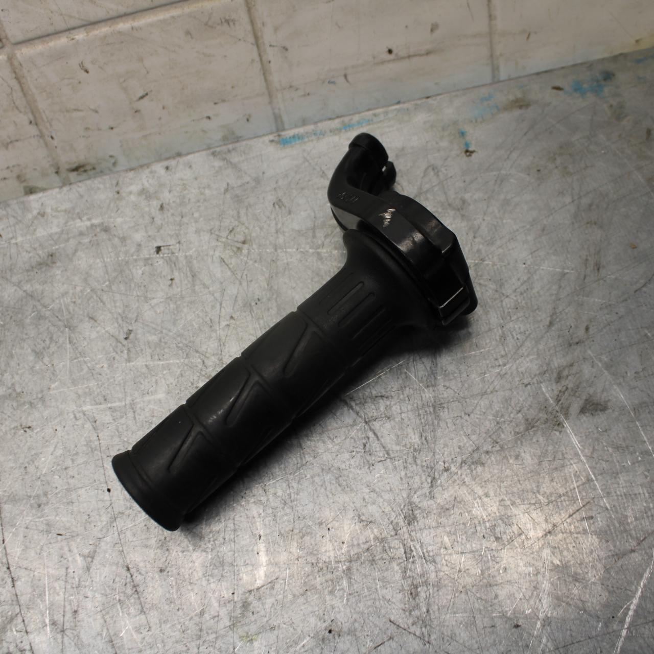 2002 Kawasaki Ninja ZX12R ZX1200B THROTTLE CABLE LINE HOUSING GUIDE BB48