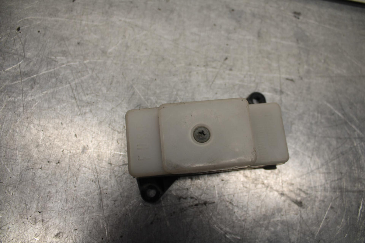 1988 Suzuki Katana 600 GSX600F RELAY ASSEMBLY FUSE BOX BB94
