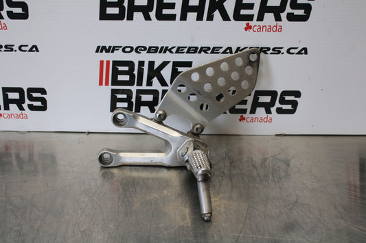 06-07 HONDA CBR1000RR LEFT REARSET REAR SET DRIVER FOOT PEG REST STOP BB166