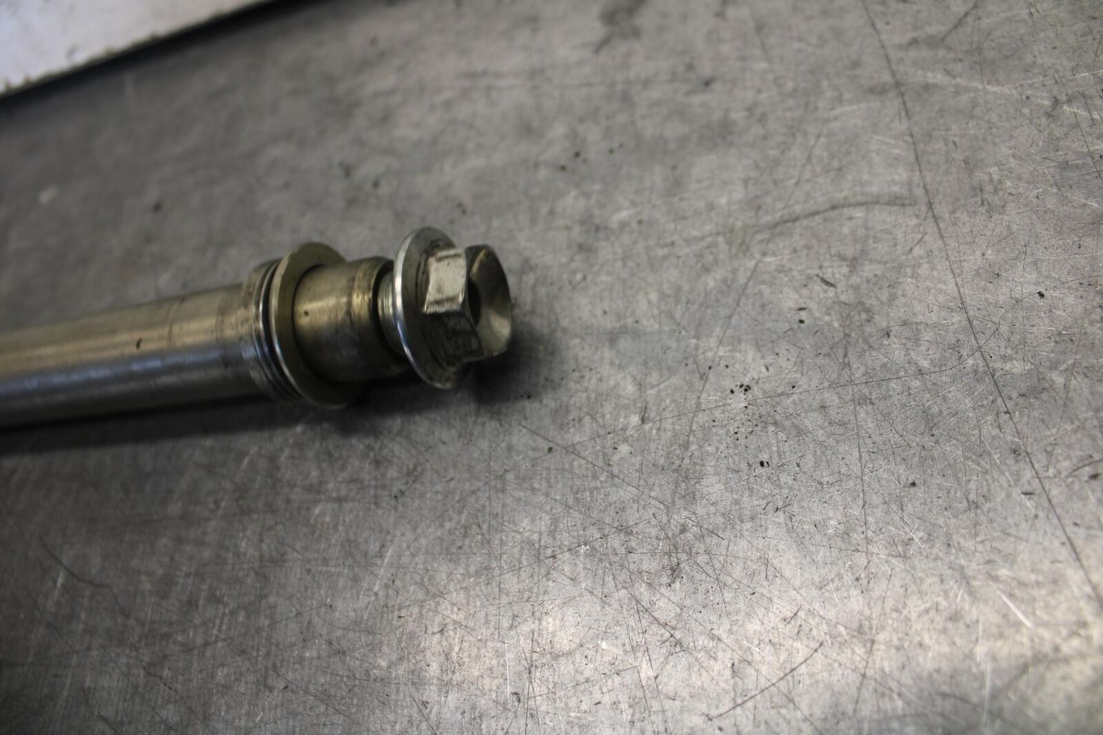 08-10 SUZUKI GSXR 600  FRONT WHEEL RIM AXLE PIVOT BOLT BB101