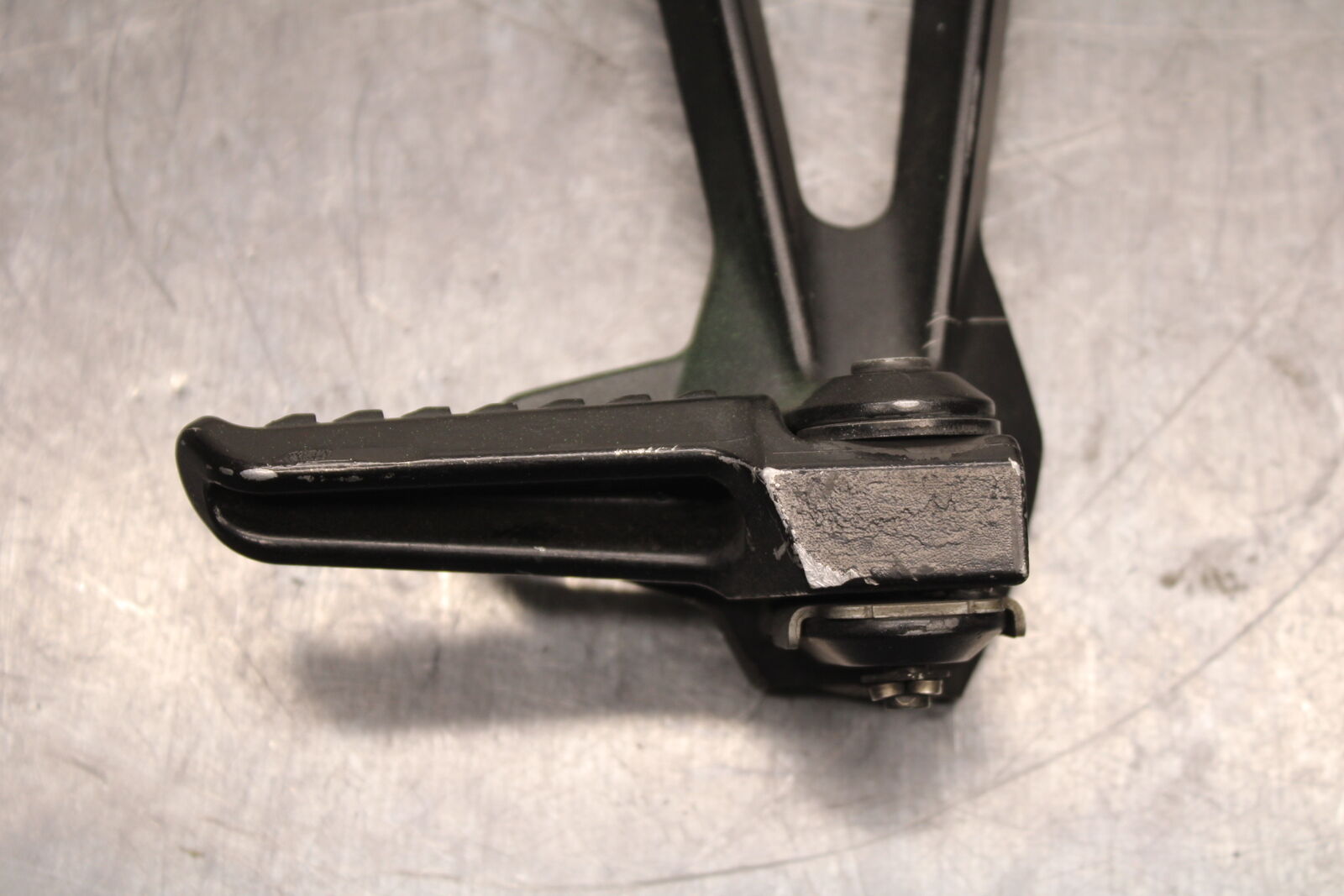 13-17 KAWASAKI NINJA ZX6R ZX636E REAR BACK PASSENGER PEG SET PAIR BB735