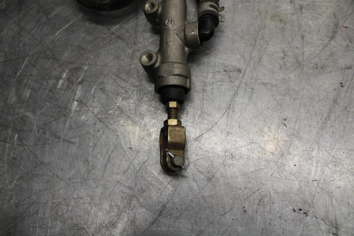 03 KAWASAKI ZX12R REAR BACK BRAKE MASTER CYLINDER W RESERVOIR BB472