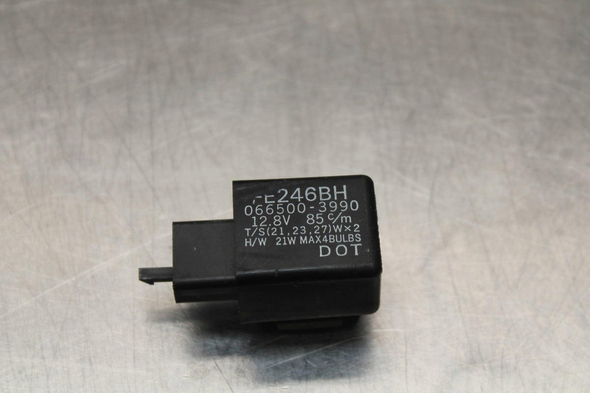 05 YAMAHA YZF R6 TURN SIGNAL BLINKER RELAY FLASHER SWITCH BB814