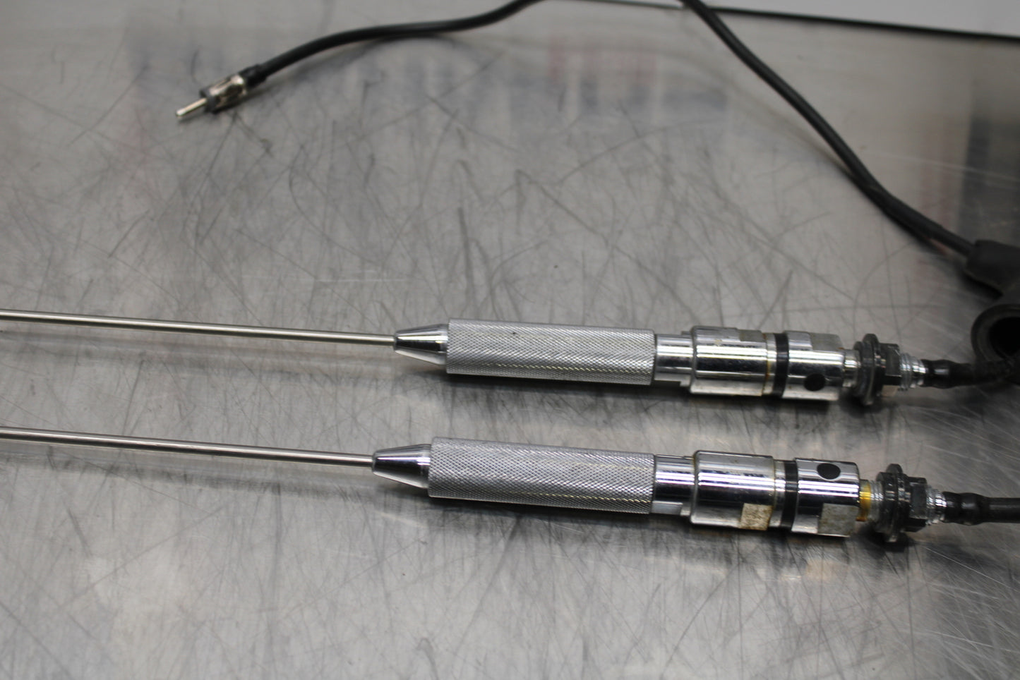 09 YAMAHA ROYAL STAR XVZ1300TF VENTURE RADIO STEREO ANTENNA SET PAIR BB151