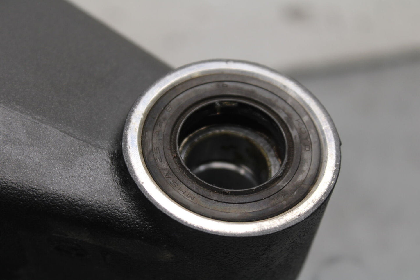 13-18 KAWASAKI NINJA ZX6R REAR SWINGARM BACK SWING ARM 33001-0584 BB666