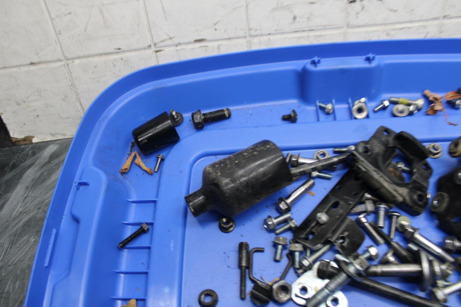 15-17 KAWASAKI EX 650 NINJA  ABS LEFTOVER MOUNTING BOLTS HARDWARE MOTOR BB494