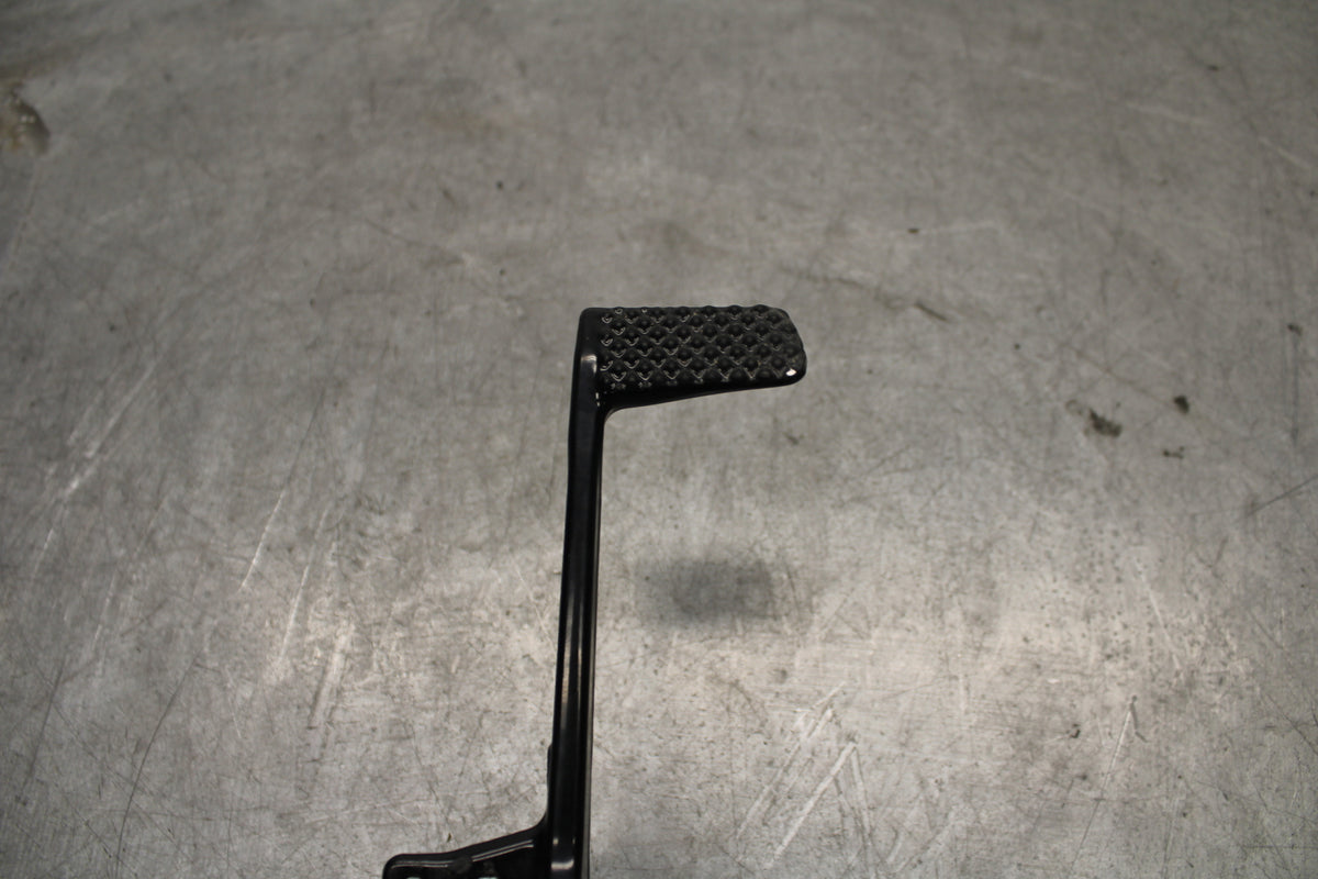 04-06 YAMAHA YZF R1 POWDER COATED RIGHT REARSET BRAKE FOOT PEDAL BB659