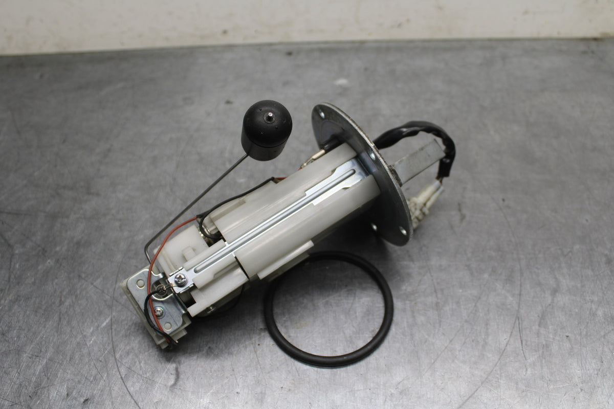 09-11 SUZUKI GSXR1000 FUEL PUMP GAS PETROL SENDER UNIT BB125