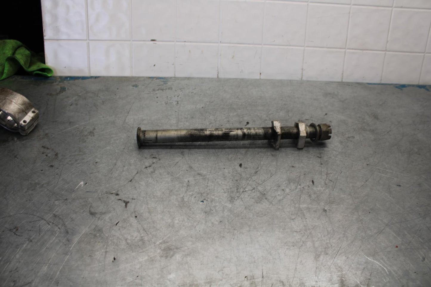 06-07 KAWASAKI NINJA ZX14R REAR AXLE BACK WHEEL RIM PIVOT BOLT AXEL bb433