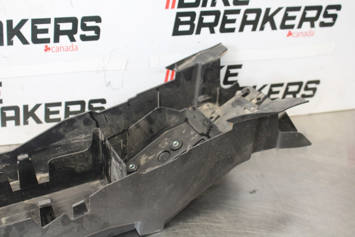 15-17 YAMAHA FJ09 REAR BACK TAIL UNDERTAIL BATTERY TRAY PLASTIC BB906
