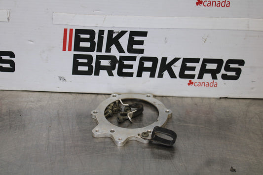 05 YAMAHA YZF R6 FUEL PUMP GAS PETROL SENDER BRACKET MOUNT BB894