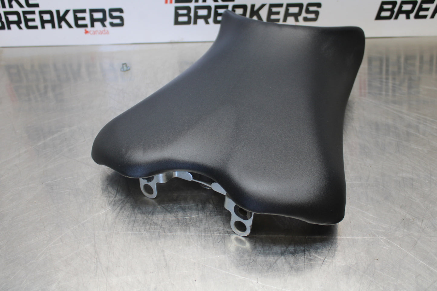 09-15 YAMAHA FZ6R FRONT DRIVERS SEAT PAD SADDLE PILLION BB161