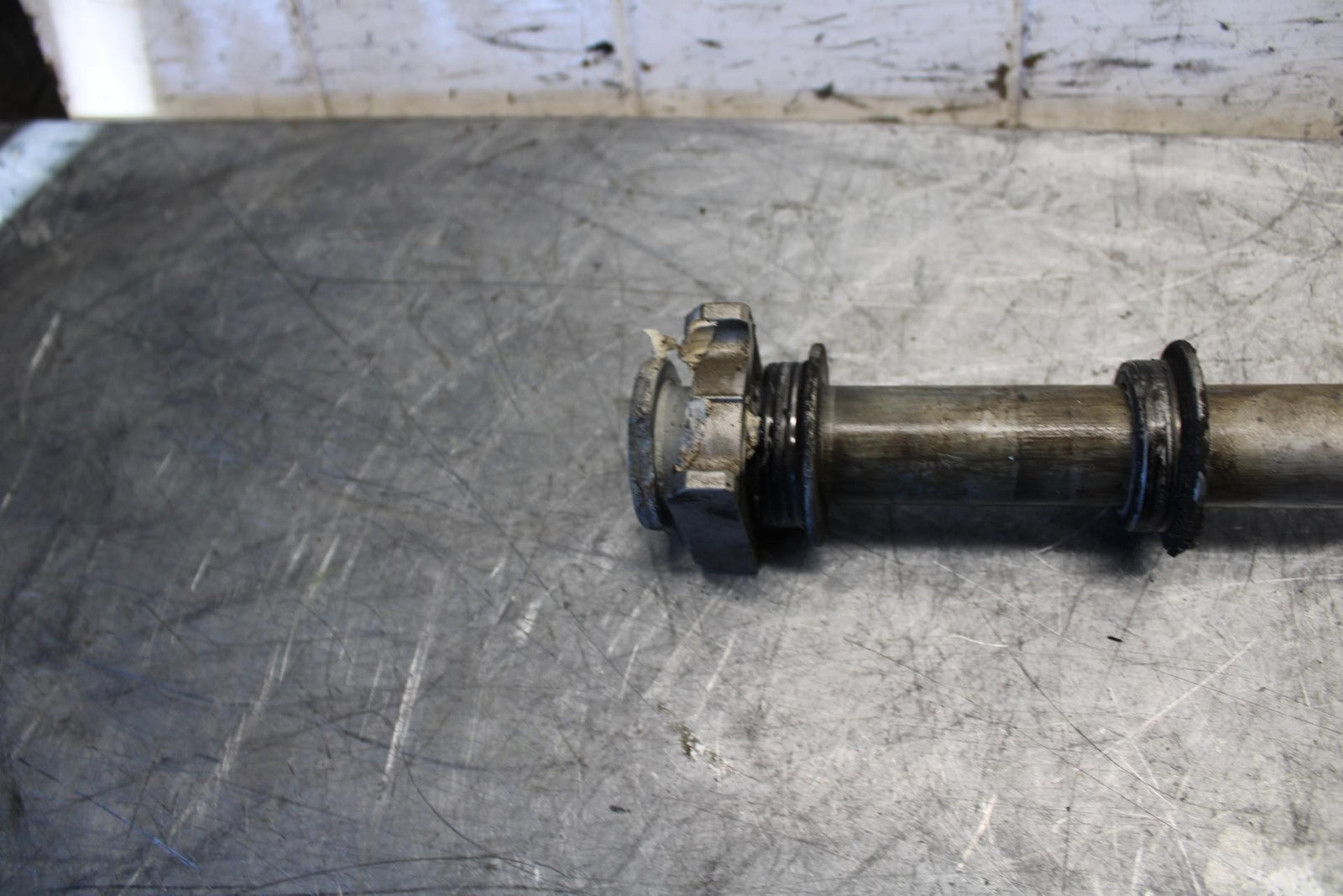 2007 Honda CBR600RR REAR AXLE BACK WHEEL RIM PIVOT BOLT AXEL 42301-MEE-D00 BB536