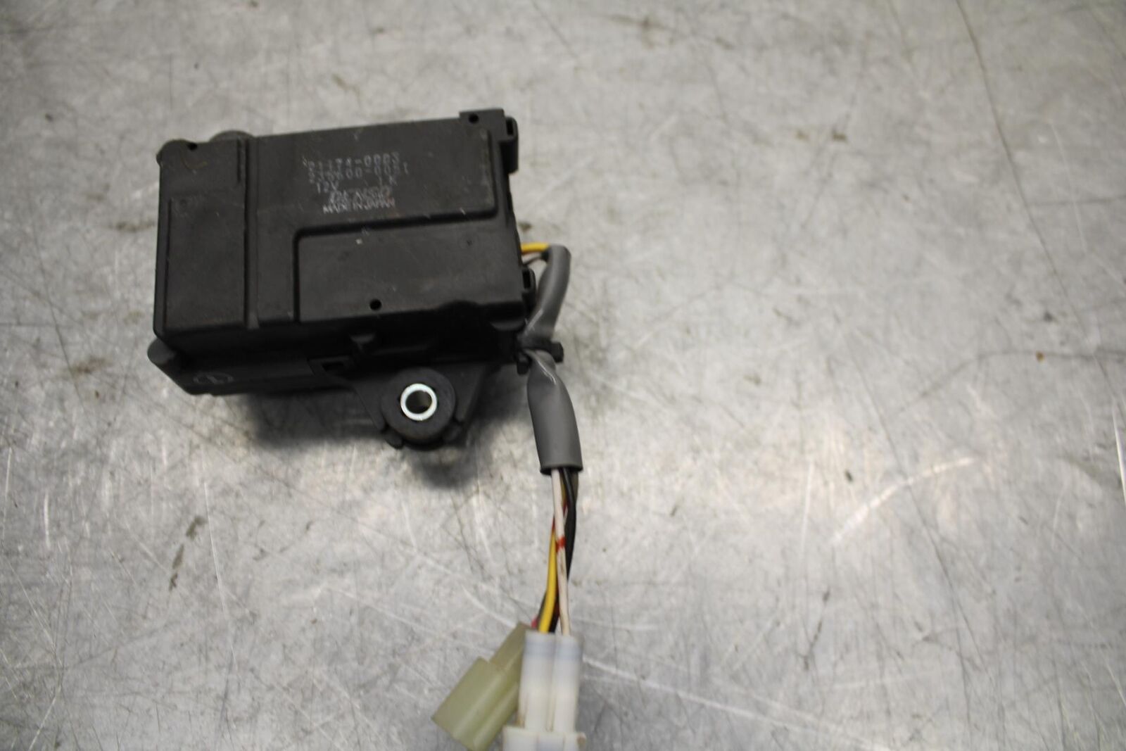 2008 Kawasaki Ninja ZX10R ZX1000E EXHAUST VALVE SERVO MOTOR 21174-0005 BB524