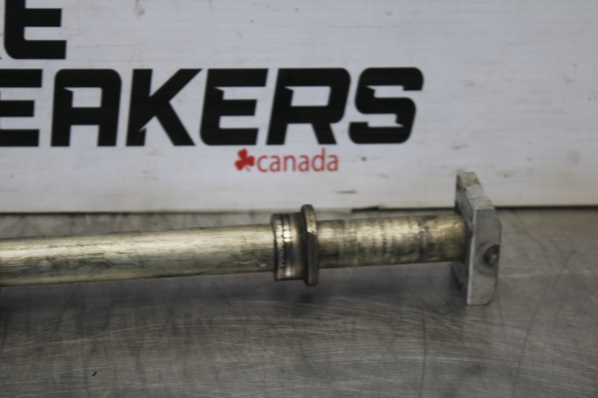 08 KAWASAKI NINJA ZX10R REAR AXLE BACK WHEEL RIM PIVOT BOLT AXEL BB902