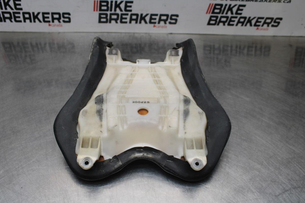 07 YAMAHA YZF R1 FRONT DRIVERS SEAT PAD SADDLE PILLION BB826