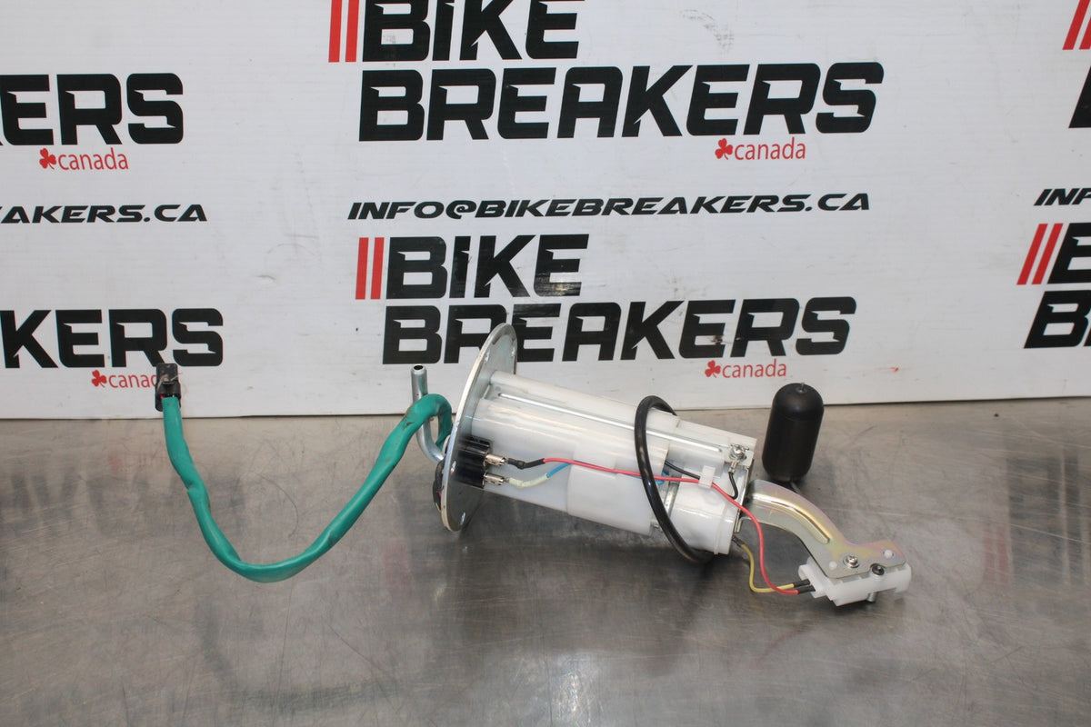 22 KAWASAKI NINJA 1000SX FUEL PUMP GAS PETROL SENDER UNIT BB780