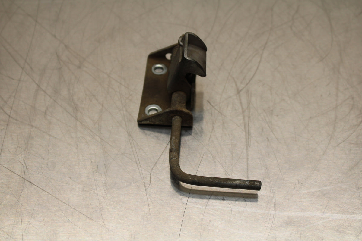 82 HONDA CT70 TRAIL SEAT LATCH  BB138
