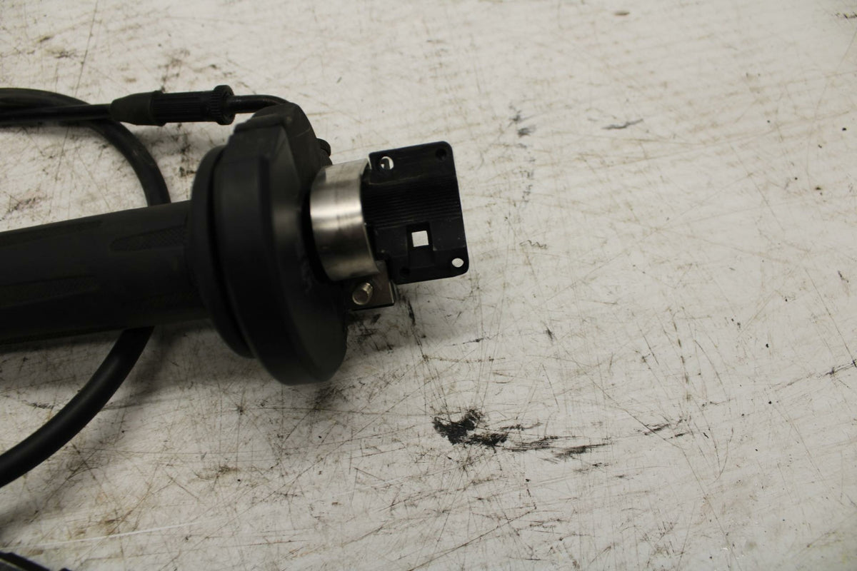 06-12 BMW F800ST THROTTLE CABLE LINE HOUSING GUIDE BB291