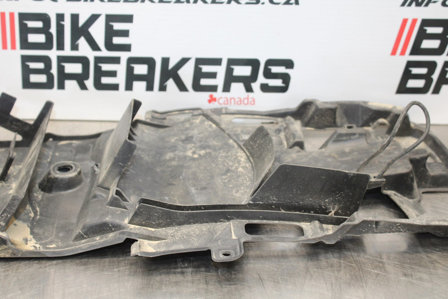 11-22 SUZUKI GSXR 600  REAR BACK TAIL UNDERTAIL BATTERY TRAY PLASTIC BB193