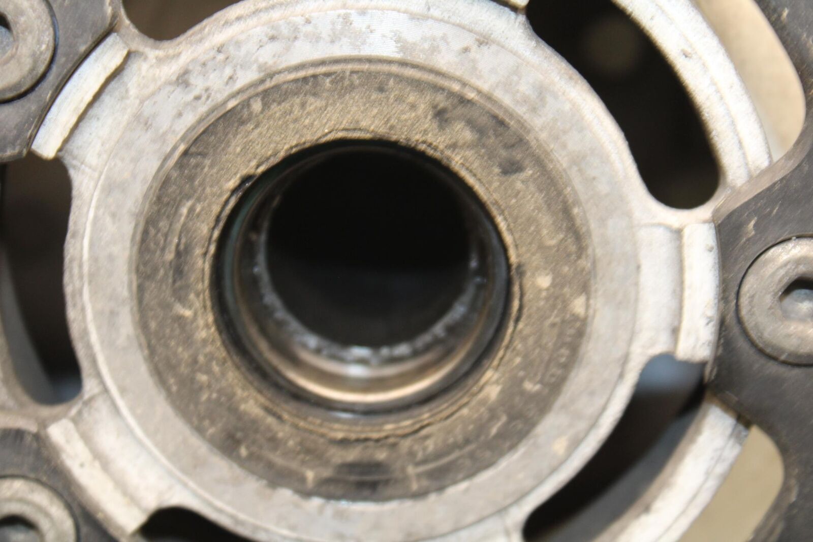 1999 Suzuki GSXR600 REAR WHEEL AND ROTOR BACK BRAKE DISC BB580