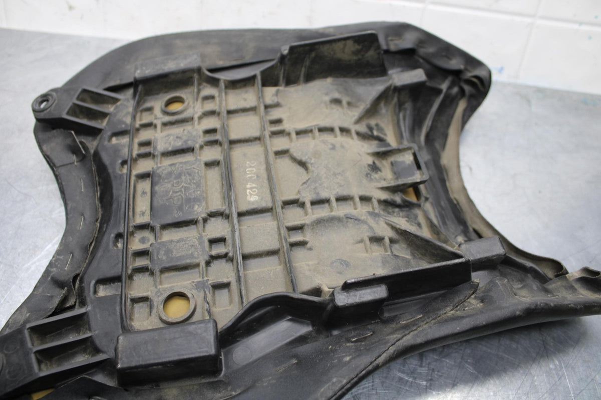 2007 Yamaha YZF R6 FRONT DRIVERS SEAT PAD SADDLE PILLION 2C0-24710-00-00 BB590