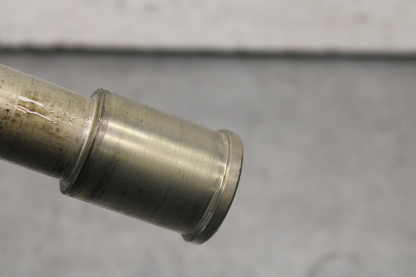 16 KAWASAKI NINJA ZX10R FRONT WHEEL RIM AXLE PIVOT BOLT 41068-0594 BB650