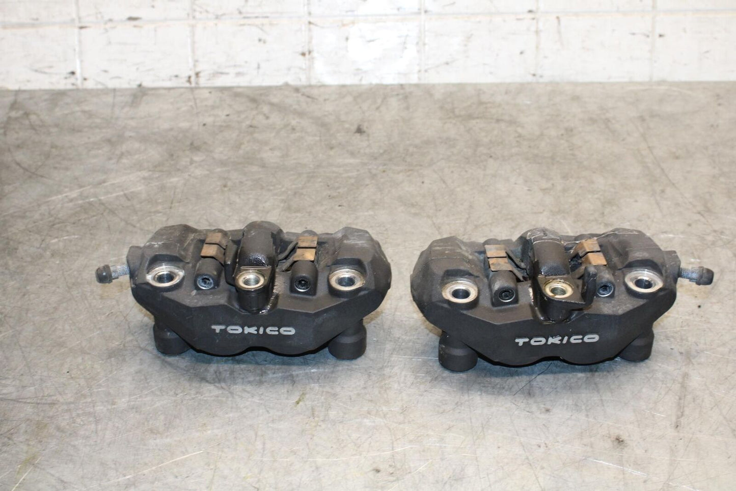 06-07 SUZUKI GSXR600 750 RIGHT LEFT FRONT BRAKE CALIPER SET PAIR CALIPERS BB543B
