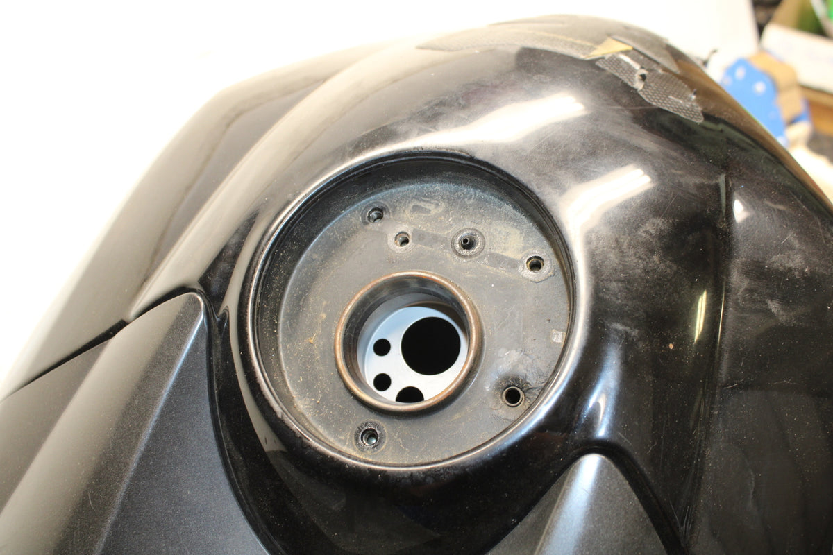 04-06 YAMAHA YZF R1 GAS TANK FUEL CELL PETROL RESERVOIR BB659