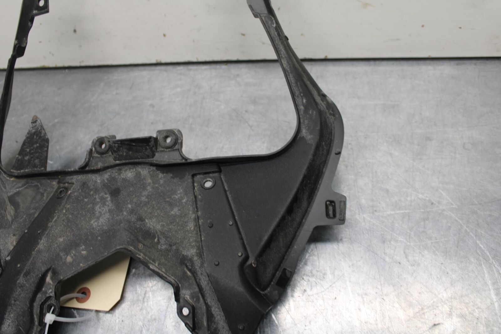 23 KAWASAKI NINJA ZX6R 636 CENTER REAR BACK TAIL FAIRING COVER TRIM COWL BB609