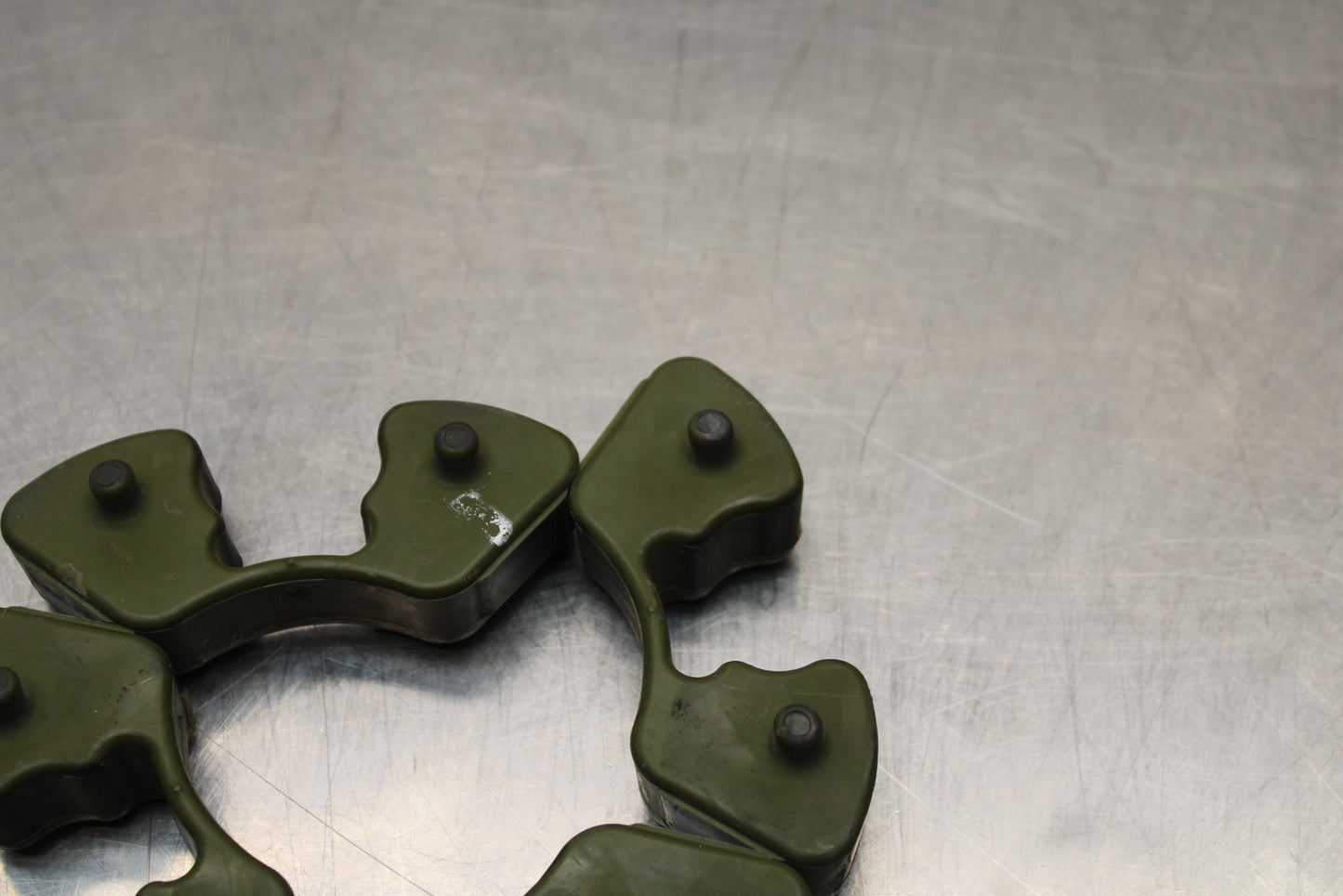 08 KAWASAKI VULCAN 900 REAR HUB & SHOCK DAMPERS CUSH ABSORBERS BB184