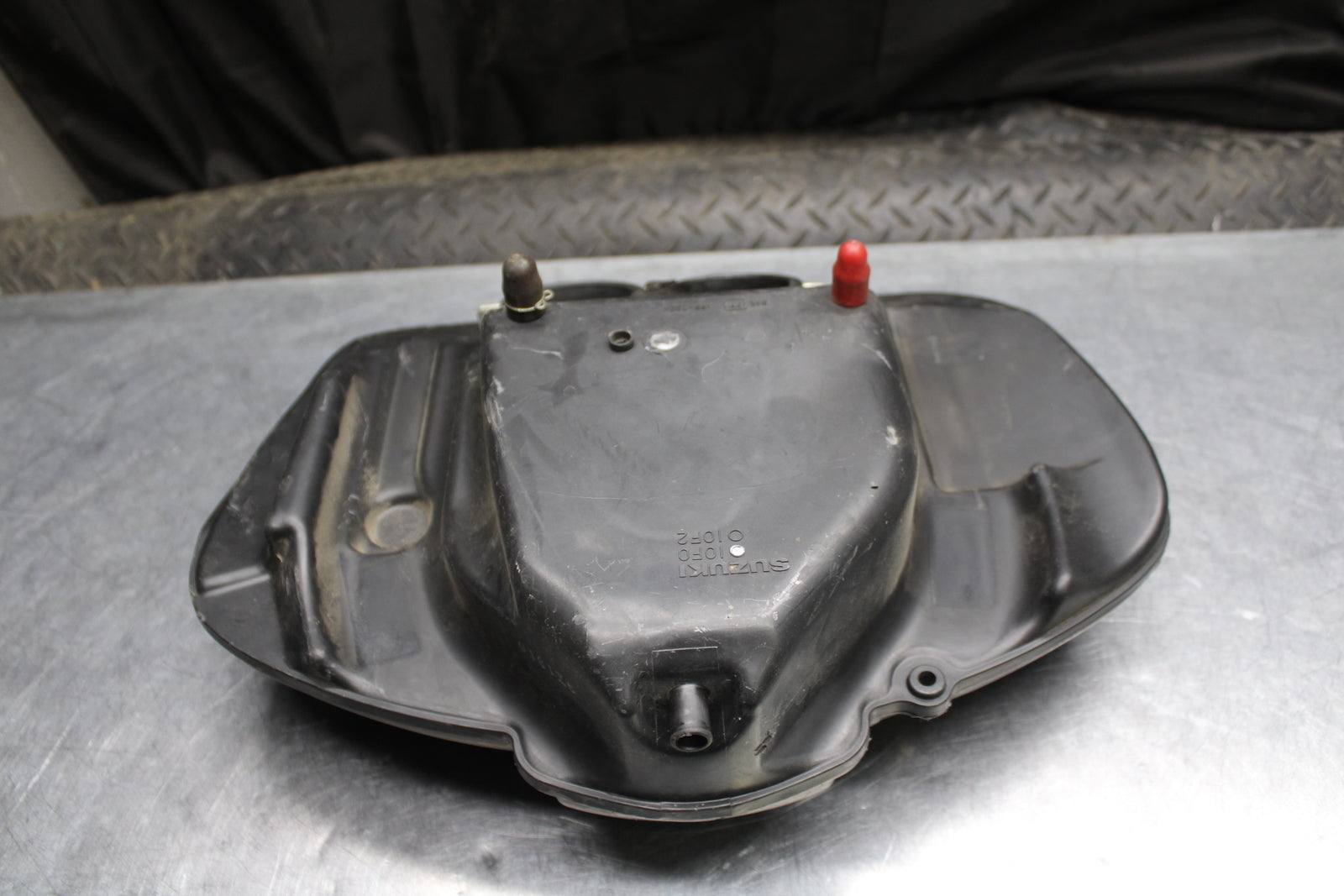00 SUZUKI INTRUDER 1500 VL1500 AIRBOX AIR INTAKE FILTER BOX BB761