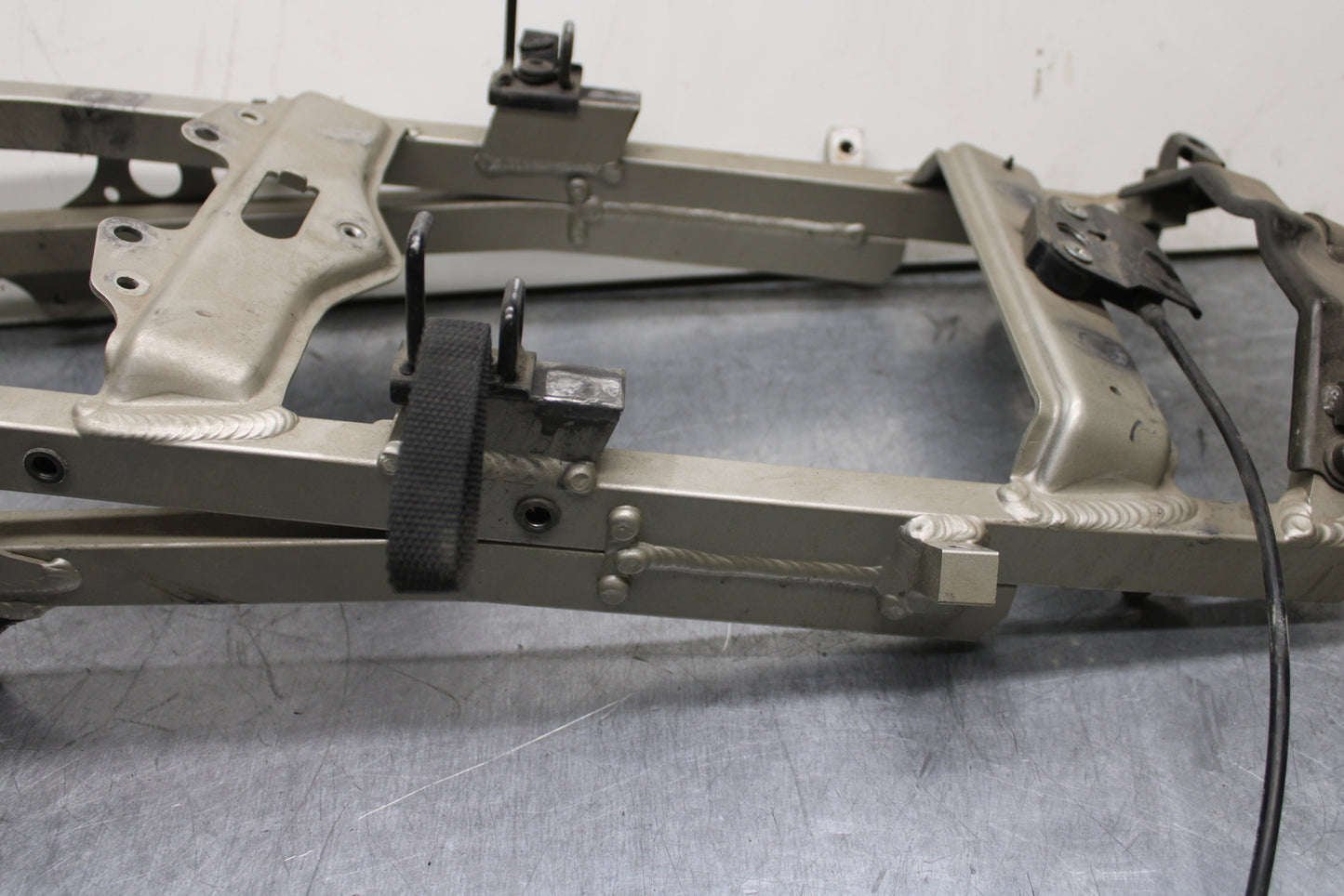 00-02 KAWASAKI NINJA ZX6R REAR SUBFRAME BACK SUB FRAME BB750