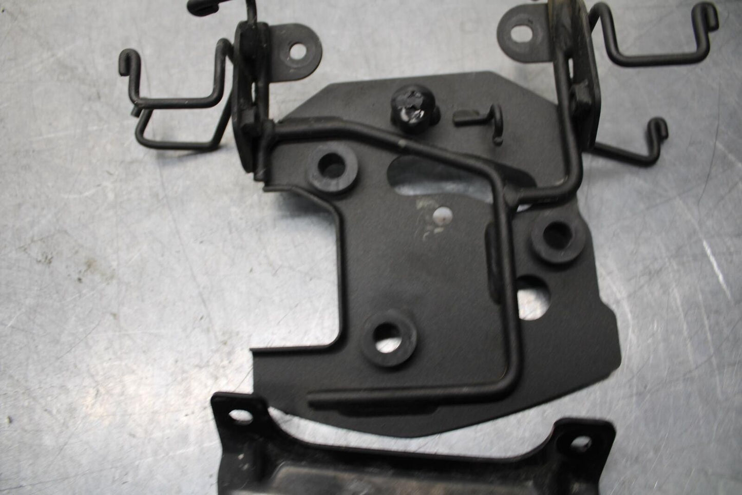 17-20 KAWASAKI Z125 PRO UPPER FAIRING MIRROR GAUGES STAY BRACKET BB74