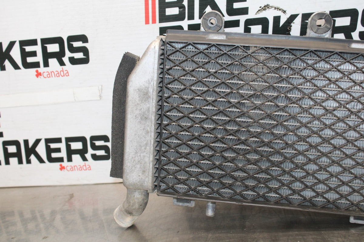 06-07 HONDA INTERCEPTOR 800 VFR800 RIGHT ENGINE RADIATOR MOTOR RADIATER BB917