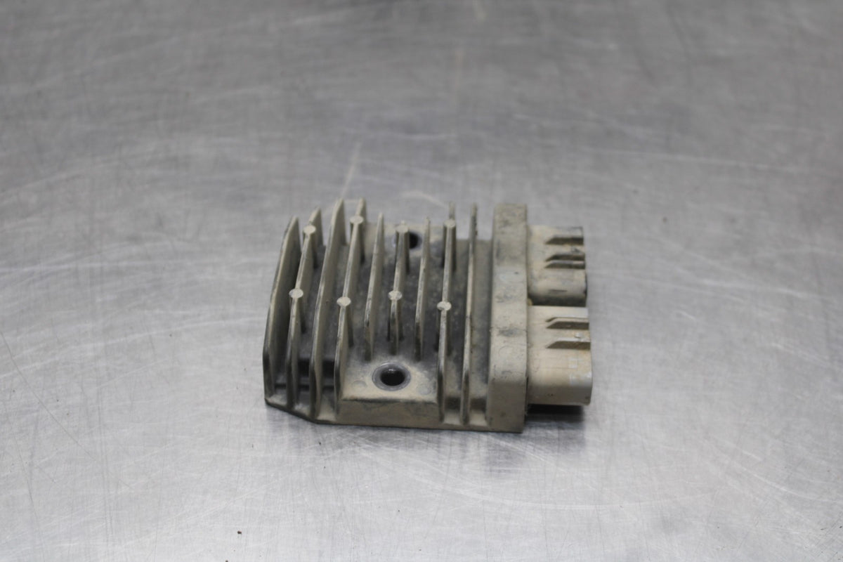 15 TRIUMPH TIGER 800 RECTIFIER VOLTAGE REGULATOR BB873