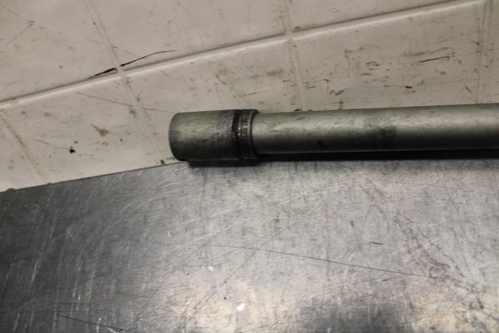 06-07 HONDA CBR1000RR FRONT WHEEL RIM AXLE PIVOT BOLT 44301-MCJ-000 BB75
