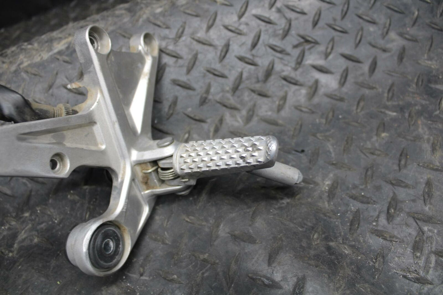 10-11 HONDA CBR1000RR RIGHT REARSET REAR SET DRIVER FOOT PEG REST STOP BB228