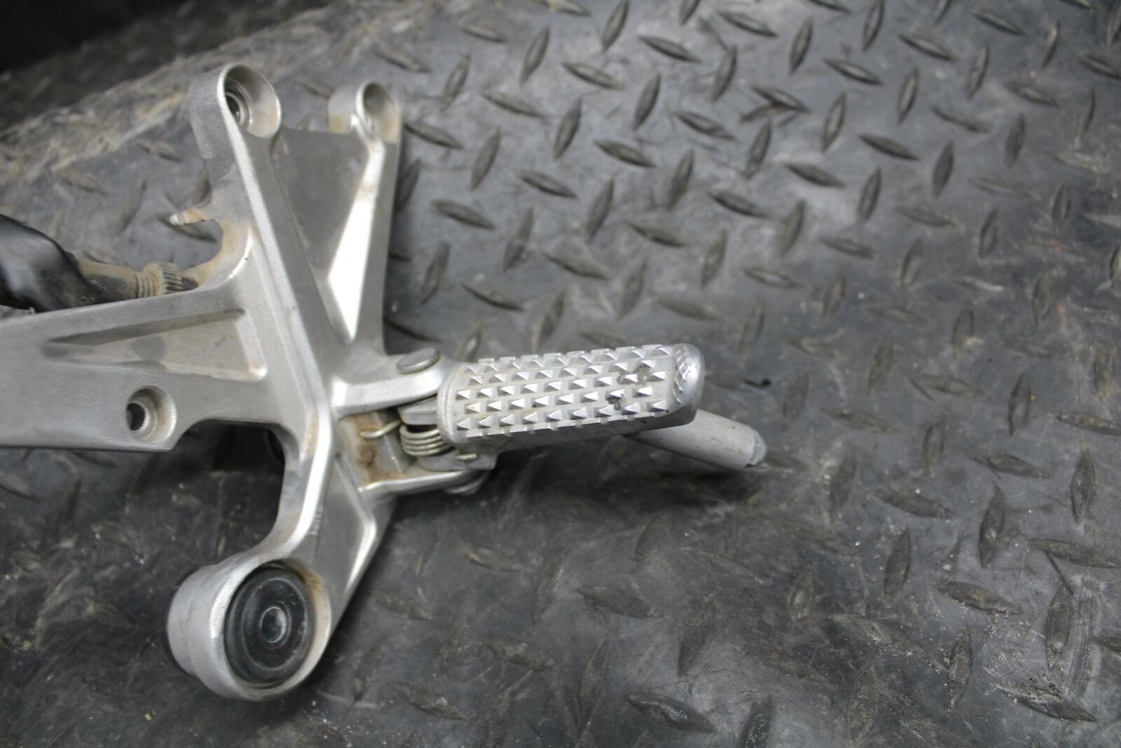 10-11 HONDA CBR1000RR RIGHT REARSET REAR SET DRIVER FOOT PEG REST STOP BB228