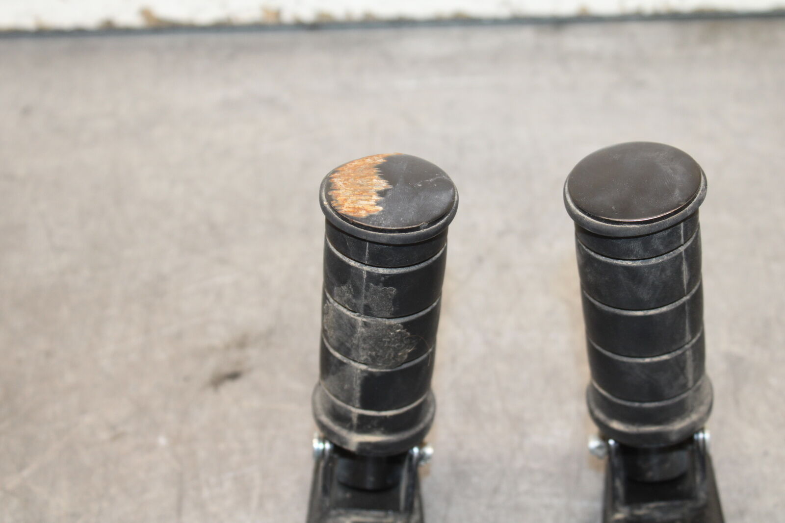 17-24 YAMAHA BOLT XVS950 REAR PASSENGER FOOT STEP PEG BB729
