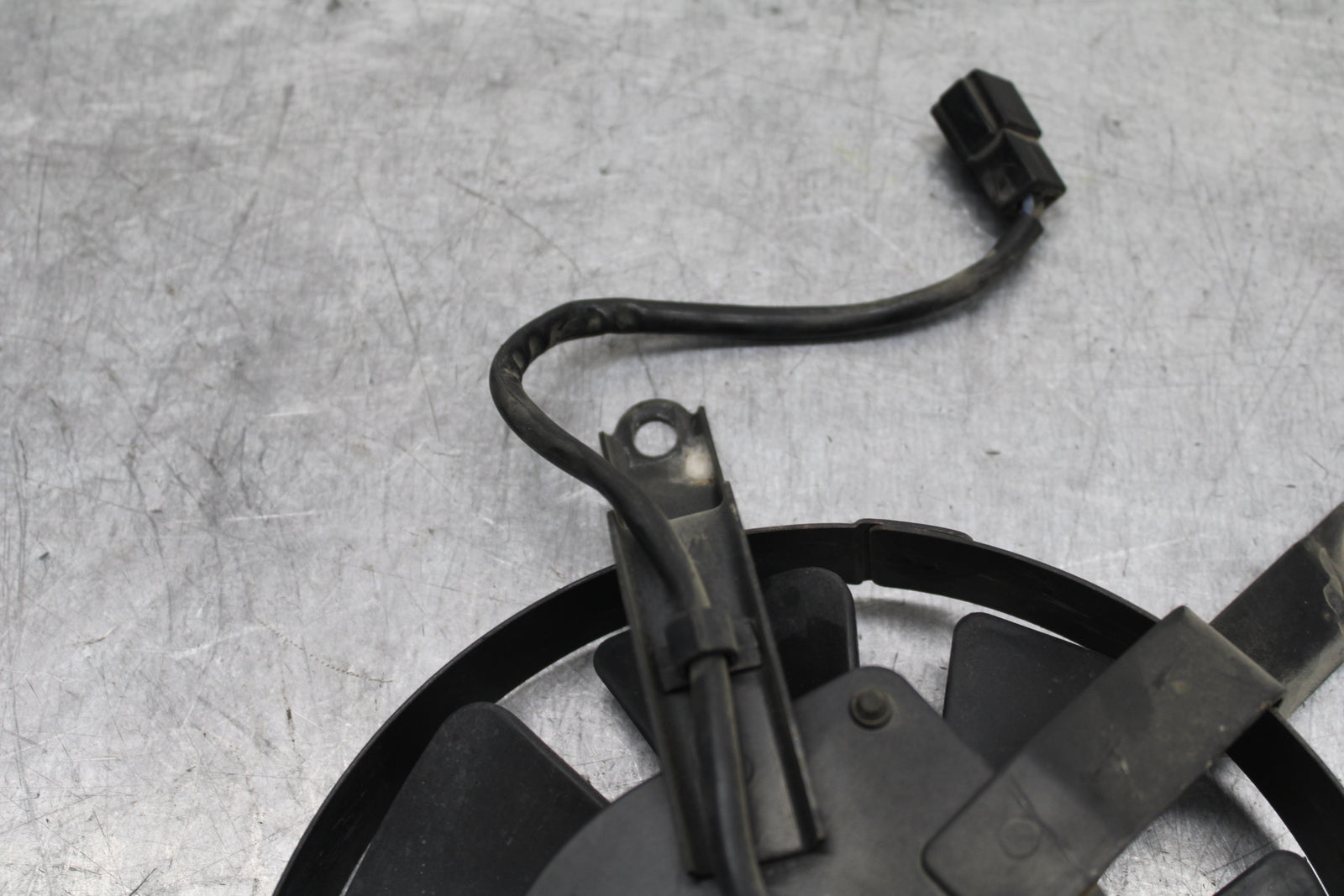 00-02 KAWASAKI NINJA ZX6R ENGINE RADIATOR COOLING FAN BB750