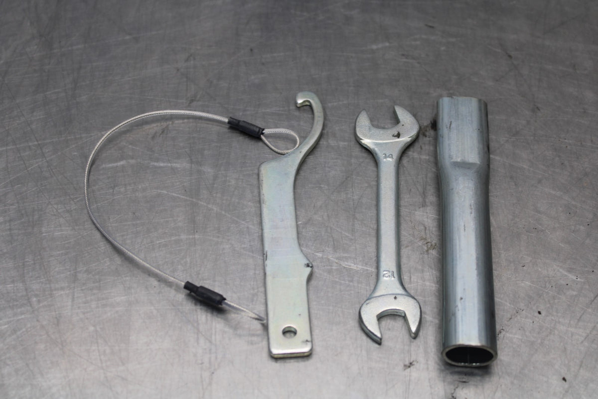 15-17 YAMAHA FJ09 STOCK TOOLS OEM TOOL BAG KIT SET BB906