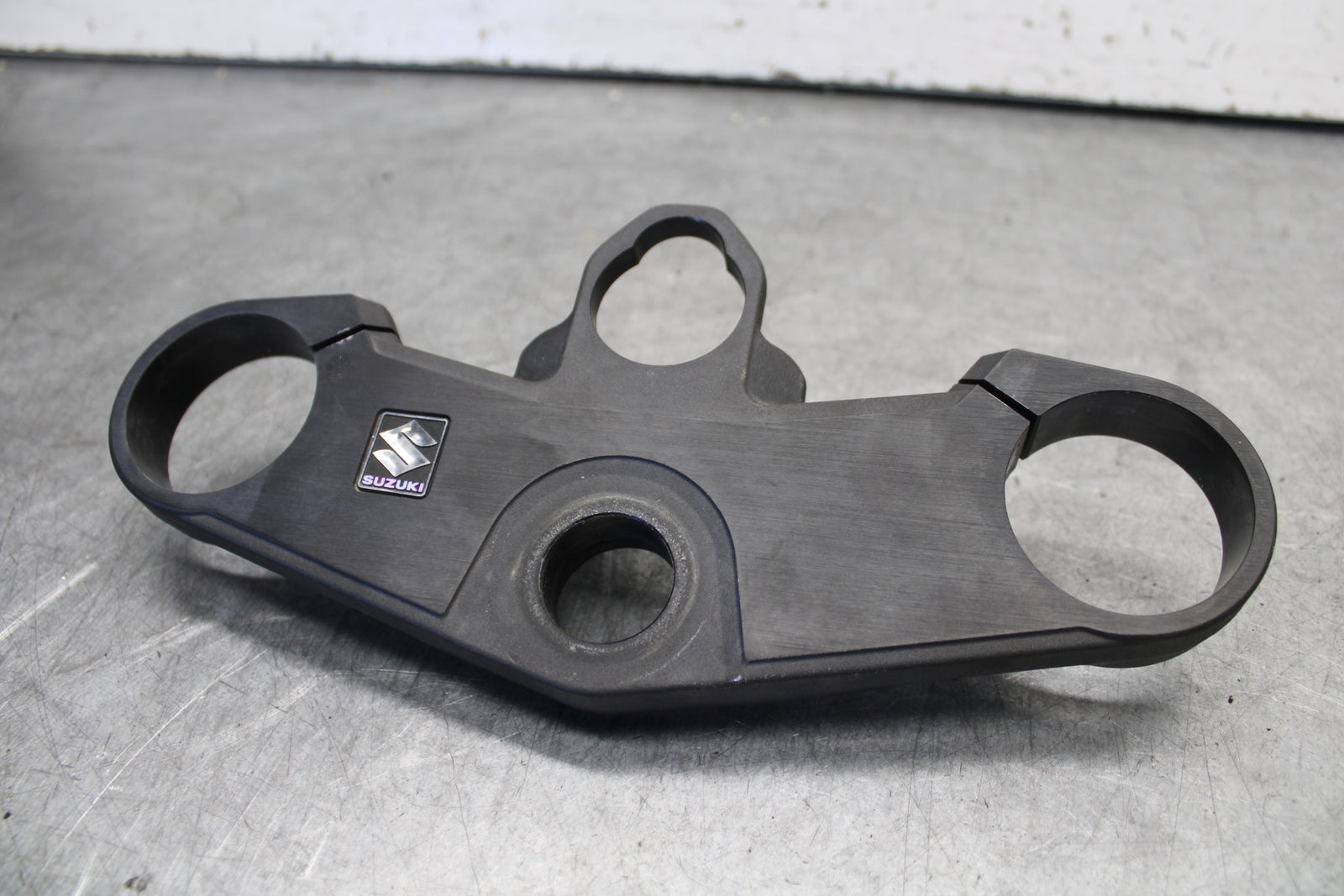 05-06 SUZUKI GSXR1000 FORKS UPPER TRIPLE TREE CLAMP 51311-41G00 BB663