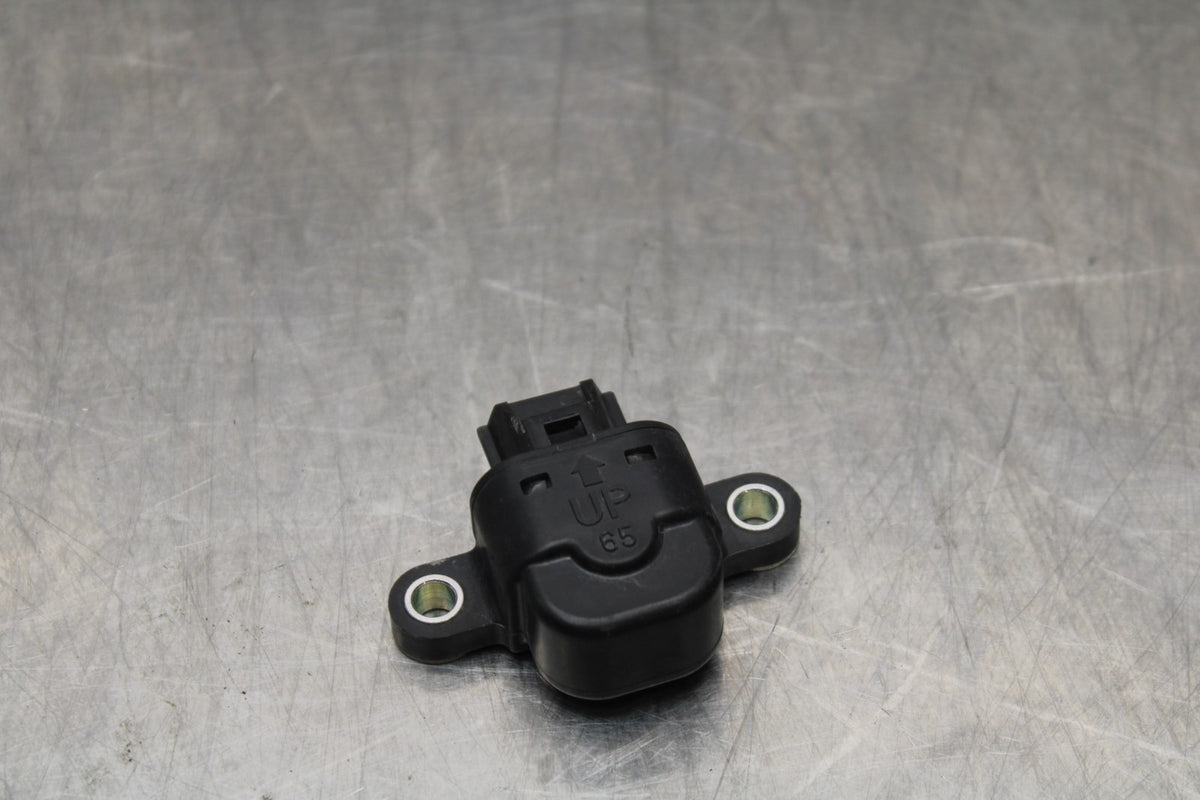 19-23 KAWASAKI NINJA ZX6R TIP OVER BANK ANGLE CRASH SENSOR SWITCH BB188